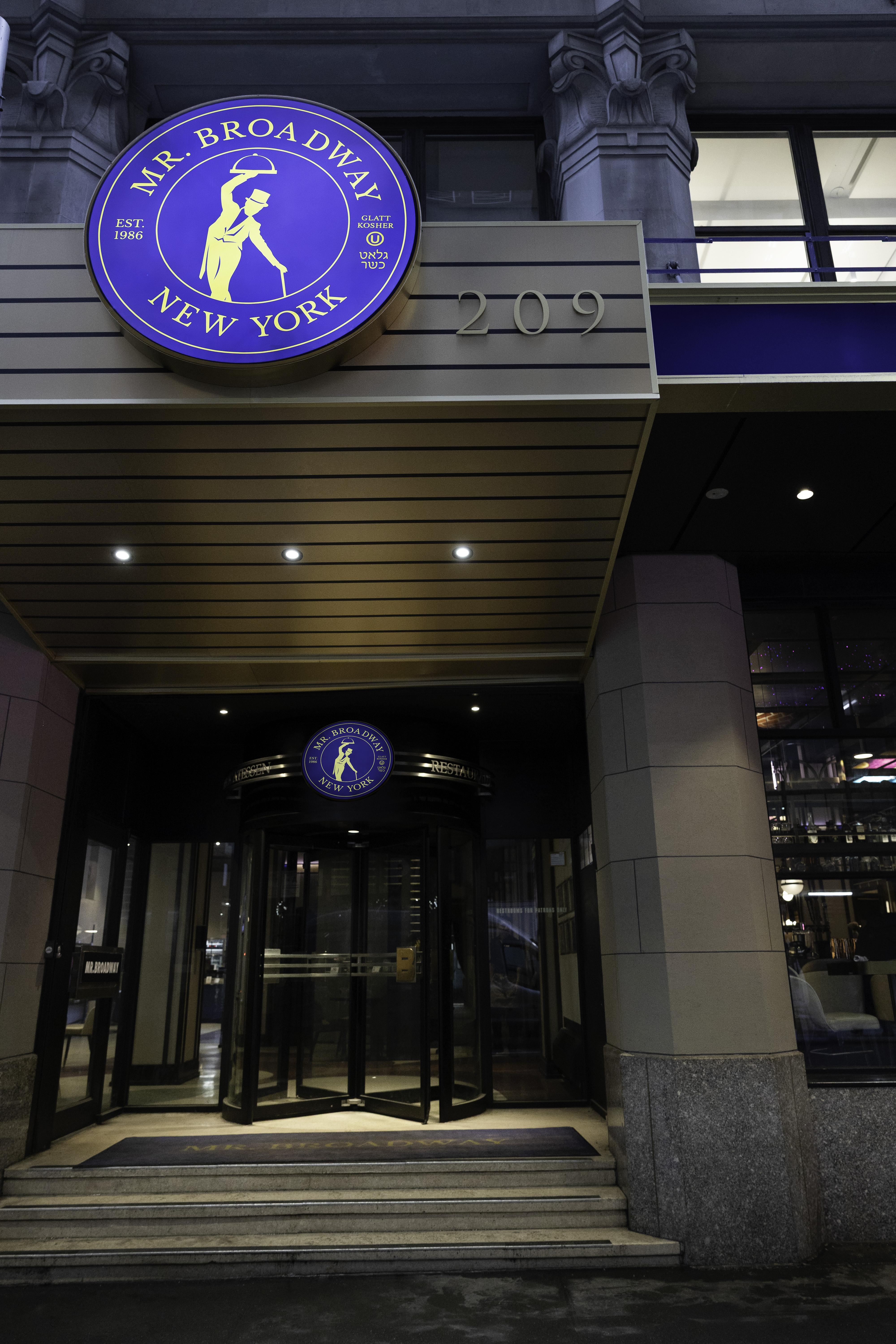 Mr. Broadway Midtown exterior